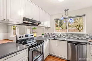 2611 NE 23rd Pl, Renton, WA 98056 - Photo 13