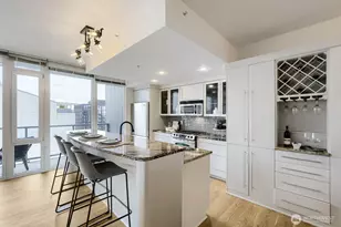 76 Cedar St, Seattle, WA 98121 - Photo 15