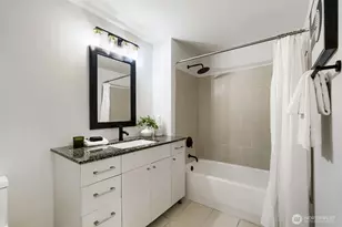 76 Cedar St, Seattle, WA 98121 - Photo 25