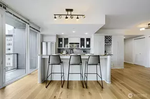 76 Cedar St, Seattle, WA 98121 - Photo 13
