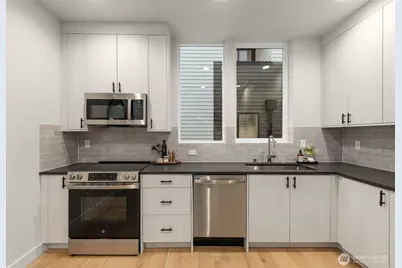 1104 B 34th Avenue, Seattle, WA 98122 - Photo 17