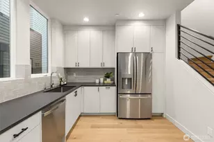 1104 B 34th Ave, Seattle, WA 98122 - Photo 19