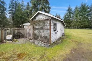 12728 Pioneer Way E, Buckley, WA 98321 - Photo 35