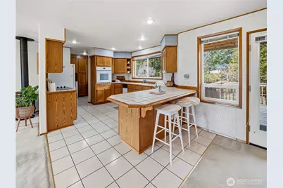 12728 Pioneer Way E, Buckley, WA 98321 - Photo 9