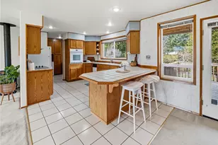 12728 Pioneer Way E, Buckley, WA 98321 - Photo 9