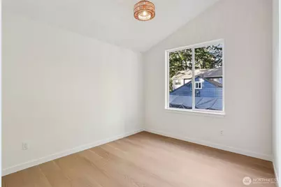 13748 Stone Avenue N, Seattle, WA 98133 - Photo 15