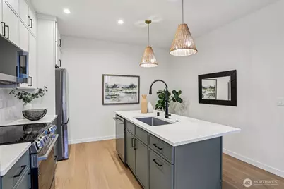 13748 Stone Avenue N, Seattle, WA 98133 - Photo 7