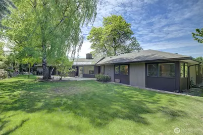 9160 NE 19th Street, Clyde Hill, WA 98004 - Photo 23