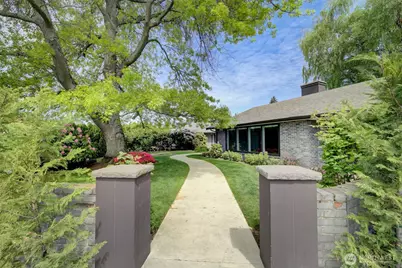 9160 NE 19th Street, Clyde Hill, WA 98004 - Photo 1