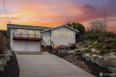 6111 Hawthorne Terrace NE NE, Tacoma, WA 98422 - Photo 9