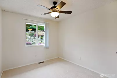 6111 Hawthorne Terrace NE NE, Tacoma, WA 98422 - Photo 15