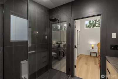 14035 Densmore Avenue N, Seattle, WA 98133 - Photo 19