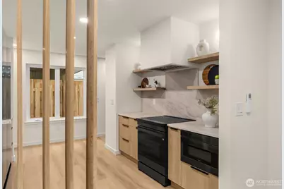 14035 Densmore Avenue N, Seattle, WA 98133 - Photo 9
