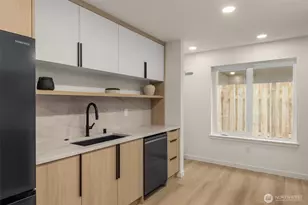 14035 Densmore Ave N, Seattle, WA 98133 - Photo 9