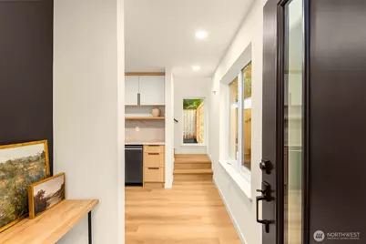 14035 Densmore Avenue N, Seattle, WA 98133 - Photo 3