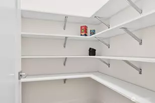 24922 SE 17th St, Sammamish, WA 98075 - Photo 9