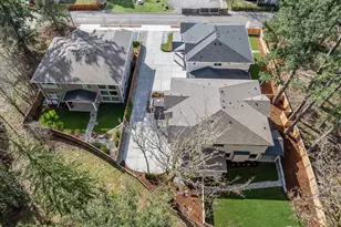 24922 SE 17th St, Sammamish, WA 98075 - Photo 3