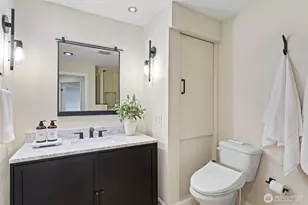 5525 Highland Dr, Bellevue, WA 98006 - Photo 21