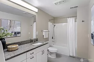5525 Highland Dr, Bellevue, WA 98006 - Photo 31