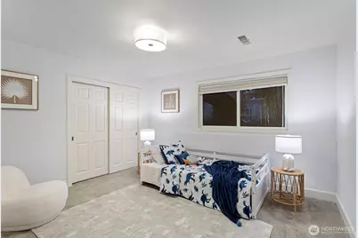 5525 Highland Drive, Bellevue, WA 98006 - Photo 29