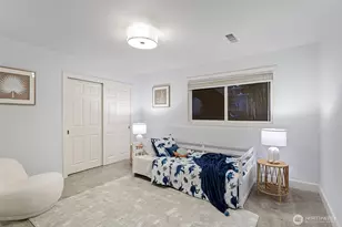 5525 Highland Dr, Bellevue, WA 98006 - Photo 29