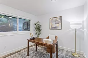 5525 Highland Dr, Bellevue, WA 98006 - Photo 25