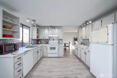 306 Belmont Avenue, Moses Lake, WA 98837 - Photo 5