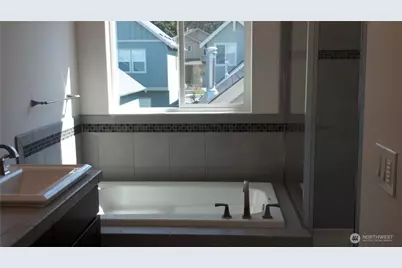 1644 NE 14th Place, Issaquah, WA 98029 - Photo 9