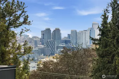 559 McGraw Street #201, Seattle, WA 98109 - Photo 33