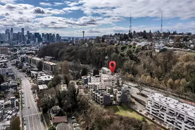 559 McGraw Street #201, Seattle, WA 98109 - Photo 31