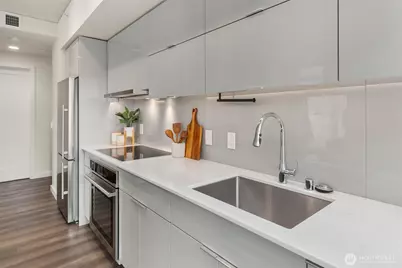 450 S Main Street #311, Seattle, WA 98104 - Photo 7