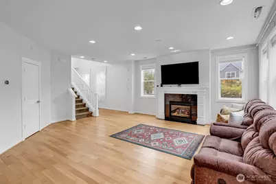 1705 NE Falls Dr, Issaquah, WA 98029 - Photo 7