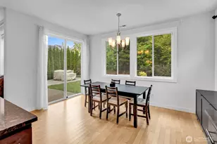 1705 NE Falls Dr, Issaquah, WA 98029 - Photo 17