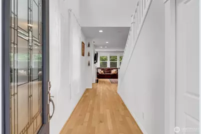 1705 NE Falls Dr, Issaquah, WA 98029 - Photo 5