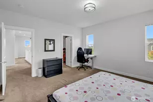 1705 NE Falls Dr, Issaquah, WA 98029 - Photo 25