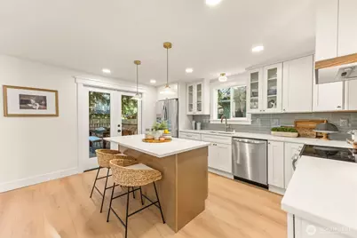 12250 Densmore Avenue N, Seattle, WA 98133 - Photo 5