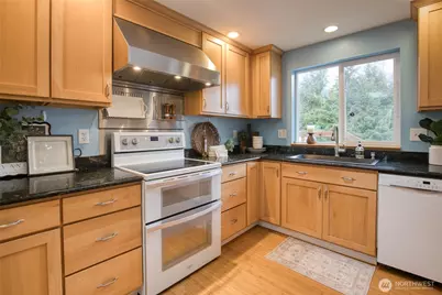 828 Ocean Avenue, Cosmopolis, WA 98595 - Photo 13