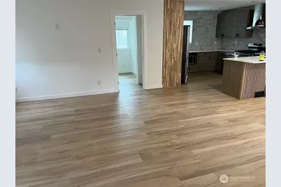 900 NE 105th, Seattle, WA 98125 - Photo 7