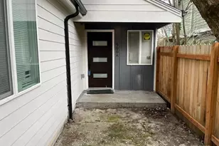 900 NE 105th, Seattle, WA 98125 - Photo 3