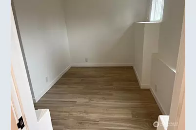 900 NE 105th, Seattle, WA 98125 - Photo 11