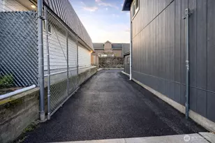 2102 S 12th St, Tacoma, WA 98405 - Photo 7