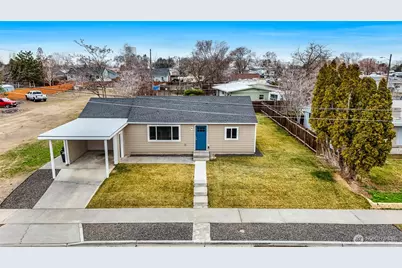 3120 W Lakeside Drive, Moses Lake, WA 98837 - Photo 1