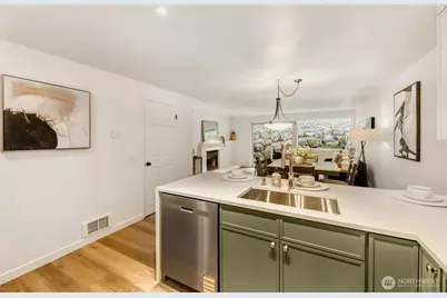 22906 Edmonds Way #10, Edmonds, WA 98020 - Photo 5