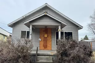 110 Elm St N, Omak, WA 98841 - Photo 1