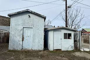 110 Elm St N, Omak, WA 98841 - Photo 9