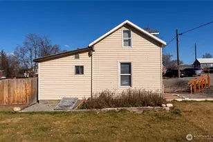 330 Edmonds St, Omak, WA 98841 - Photo 3