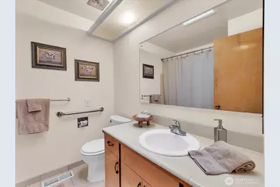 106 165th Avenue SE, Bellevue, WA 98008 - Photo 23