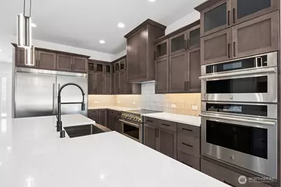 24914 SE 17th Street #2, Sammamish, WA 98075 - Photo 9