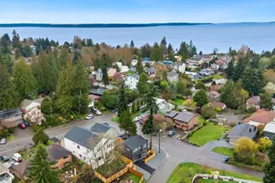 8841 Earl Ave NW, Seattle, WA 98117 - Photo 31