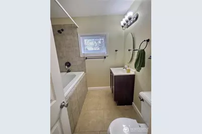 9827 8th Avenue NE, Seattle, WA 98115 - Photo 7